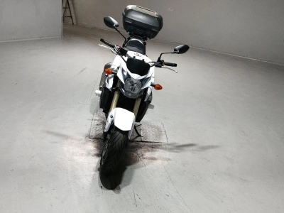 Suzuki GSR750