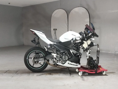 Kawasaki NINJA400