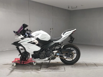 Kawasaki NINJA400