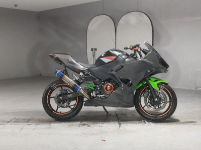 Kawasaki NINJA400
