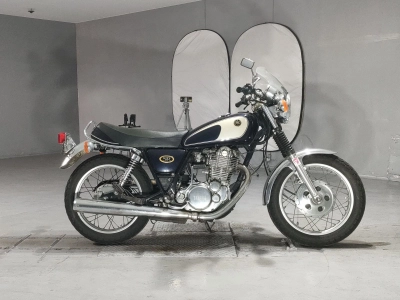 Yamaha SR400-1