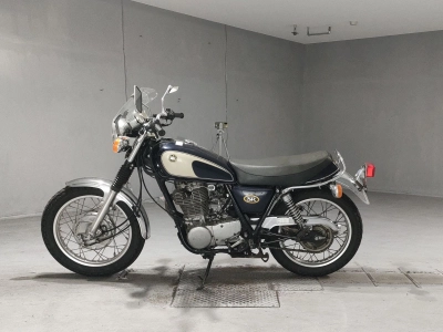 Yamaha SR400-1