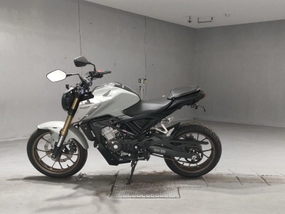 Honda CB125R