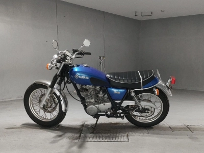 Yamaha SR400-1