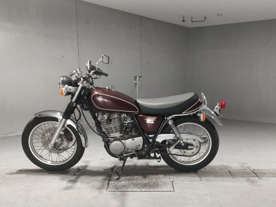 Yamaha SR400-1