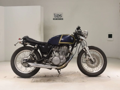 Yamaha SR400-3