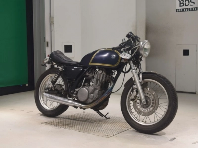 Yamaha SR400-3