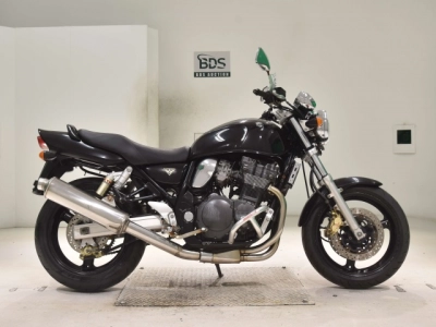 Suzuki INAZUMA 400