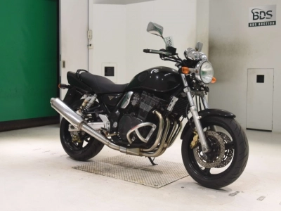 Suzuki INAZUMA 400