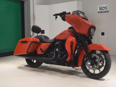 Harley-Davidson  HARLEY FLHXS1870