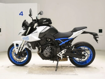 Suzuki GSX-8S
