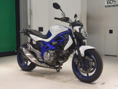 Suzuki GLADIUS400