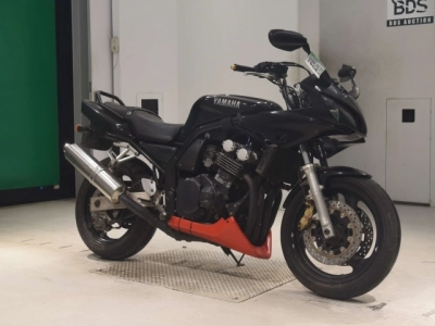 Yamaha FZ400