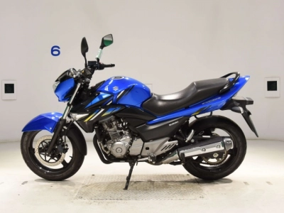 Suzuki GSR250