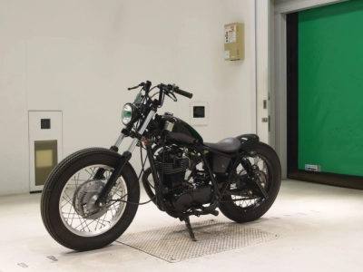 Yamaha SR400-2