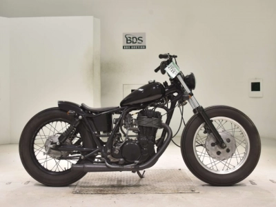 Yamaha SR400-2
