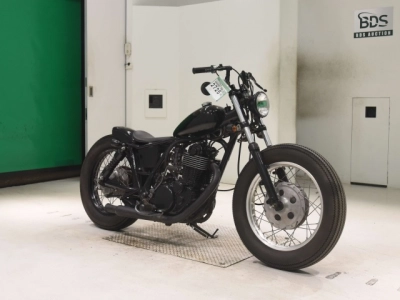 Yamaha SR400-2
