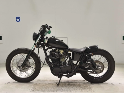 Yamaha SR400-2