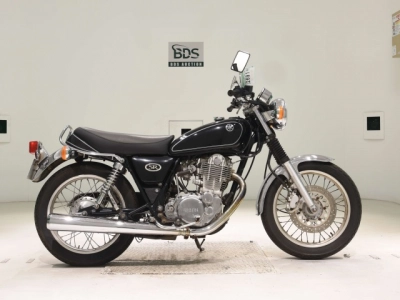 Yamaha SR400-3