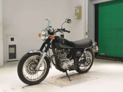 Yamaha SR400-3