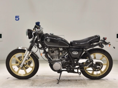 Yamaha SR400-3