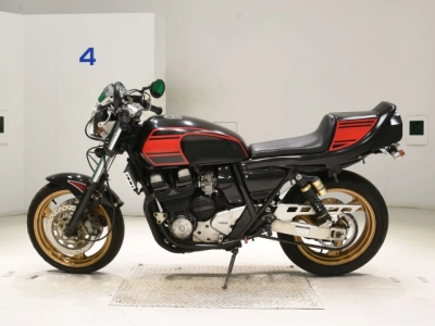 Yamaha XJR400