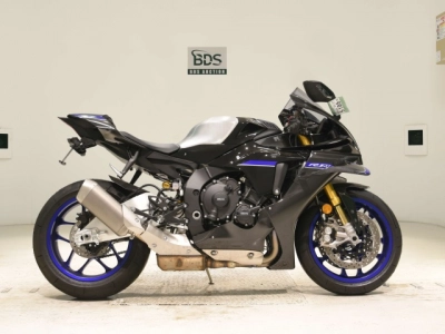Yamaha YZF-R1M