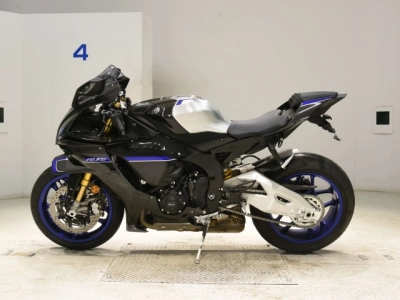 Yamaha YZF-R1M