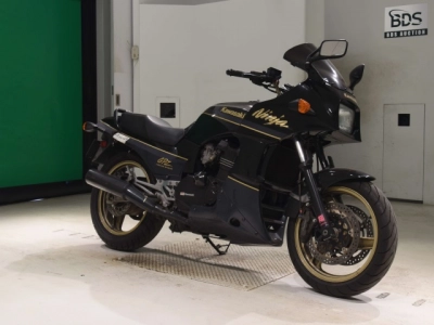 Kawasaki GPZ900R