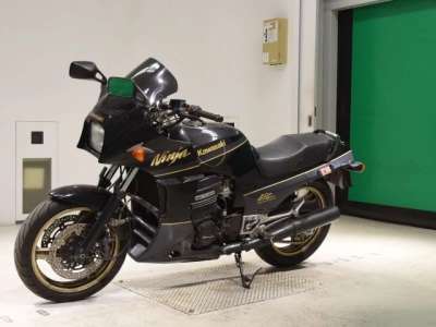 Kawasaki GPZ900R