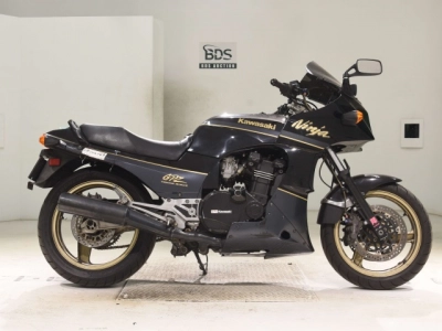 Kawasaki GPZ900R