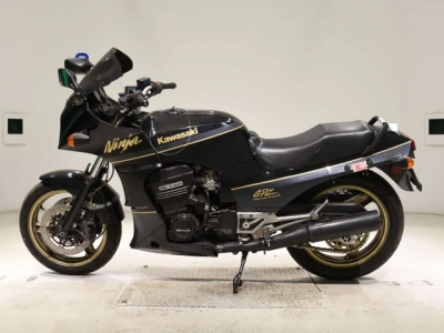 Kawasaki GPZ900R