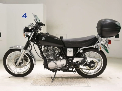 Yamaha SR400-5