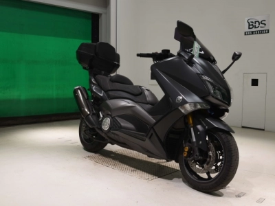 Yamaha T-MAX530-2