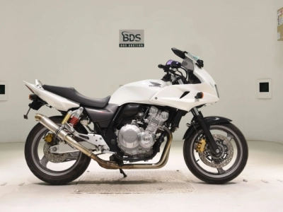 Honda CB400SFV-4 BOLDORABS