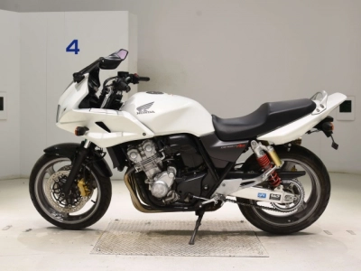 Honda CB400SFV-4 BOLDORABS