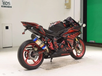 Honda CBR250RR-2