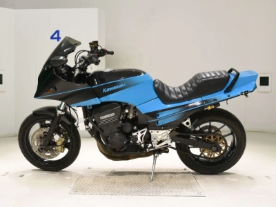 Kawasaki GPZ900R