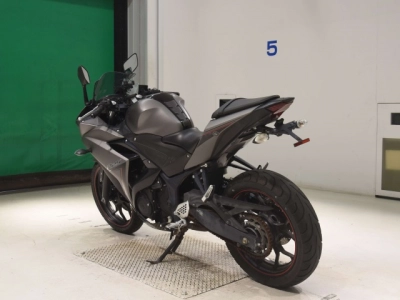 Yamaha YZF-R25A