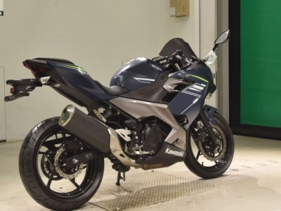 Kawasaki NINJA400-2