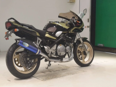 Suzuki BANDIT250-1
