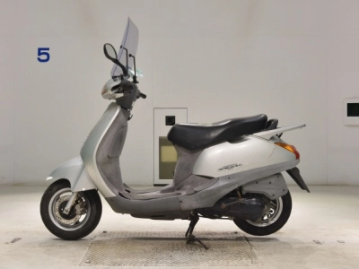 Honda LEAD 100