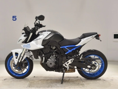 Suzuki GSX-8S
