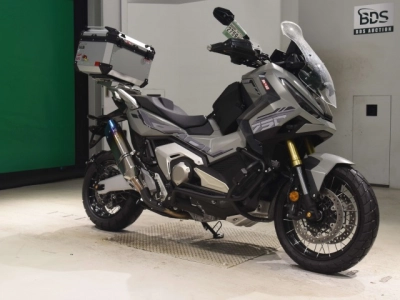 Honda X-ADV750-2