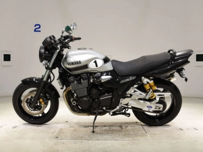 Yamaha XJR1300-2