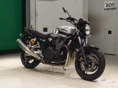 Yamaha XJR1300-2
