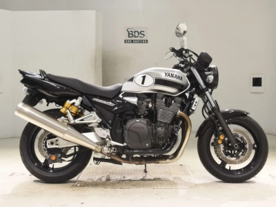Yamaha XJR1300-2