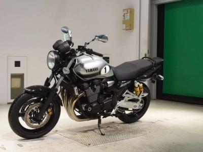 Yamaha XJR1300-2