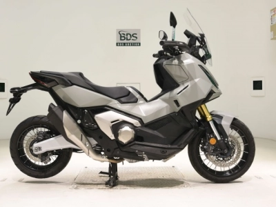 Honda X-ADV750-2