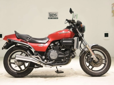 Honda VF750 SABER